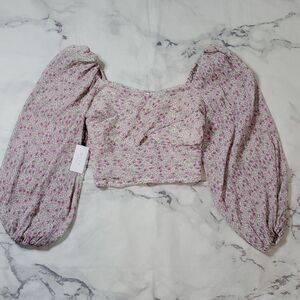 ASTR The Label Purple Ditsy Floral Cropped Blouse with Puff Longsleeves